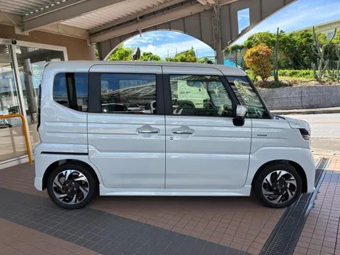 Suzuki Spacia