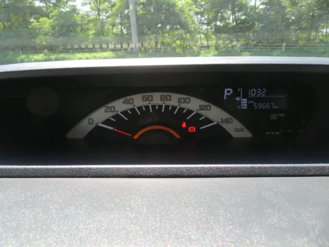 Toyota Pixis Mega