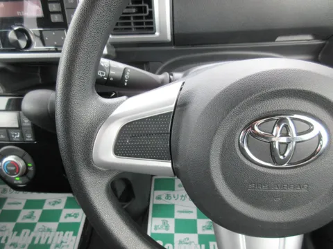 Toyota Pixis Mega