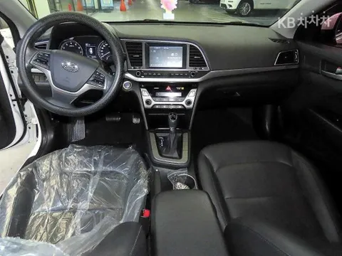 Hyundai Elantra (Avante)