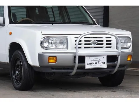Nissan Rasheen