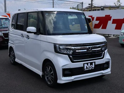 Honda N-BOX Custom