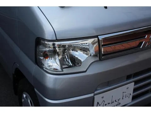 Mitsubishi Minicab Van