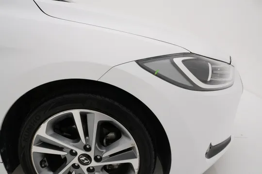 Hyundai Elantra (Avante)