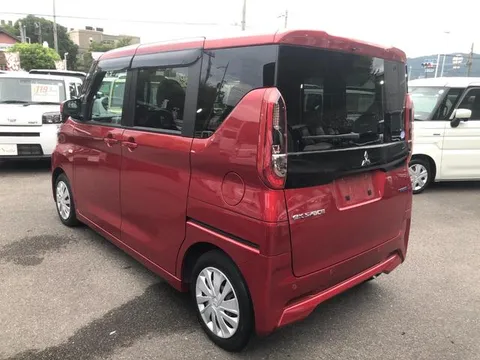 Mitsubishi eK Space