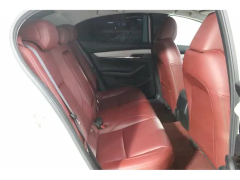 Mazda MAZDA3 Fastback