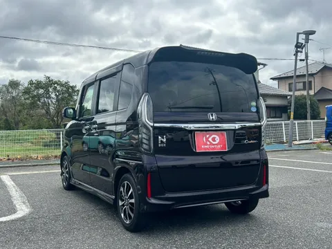 Honda N-BOX Custom