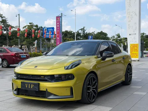 Lynk & Co 03