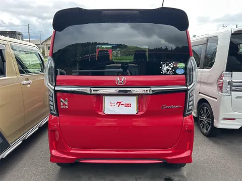 Honda N-BOX Custom