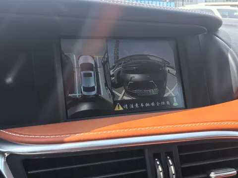 Infiniti QX30
