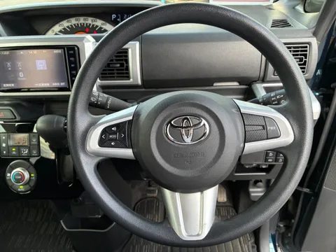 Toyota Pixis Mega