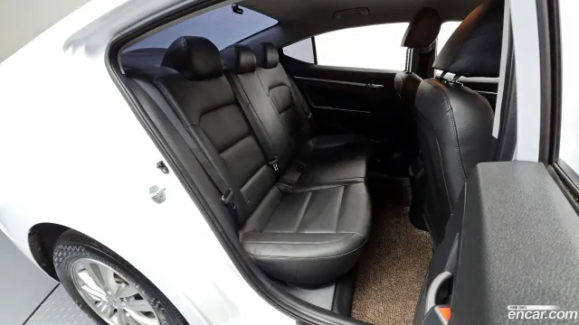 Hyundai Elantra (Avante)