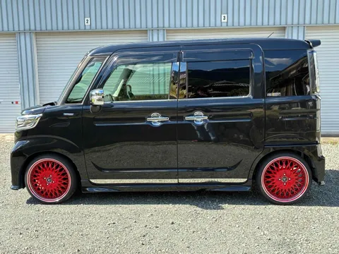 Suzuki Spacia