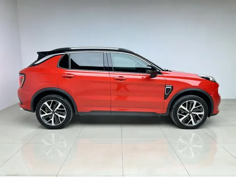 Lynk & Co 01