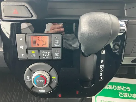 Toyota Pixis Mega