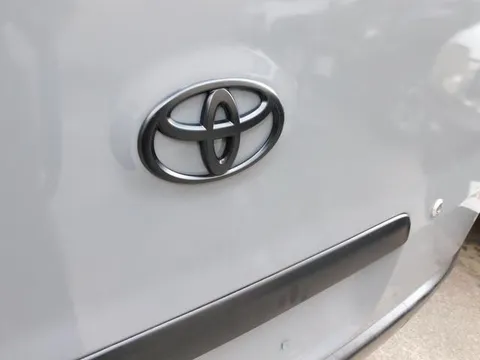 Toyota TownAce Van