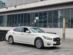Infiniti Q70
