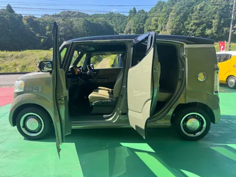 Honda N-BOX Slash