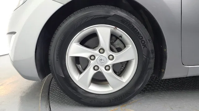 Hyundai Elantra (Avante)
