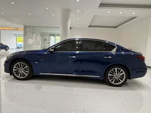 Infiniti Q50L