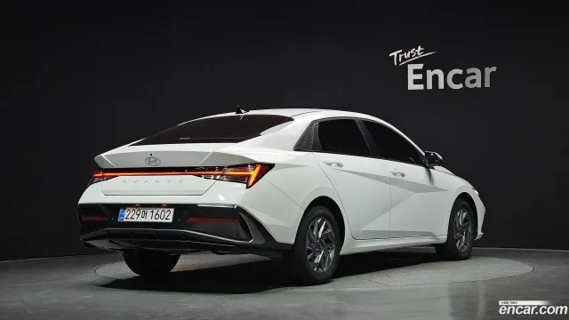 Hyundai Elantra (Avante)