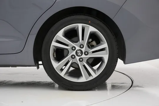 Hyundai Elantra (Avante)