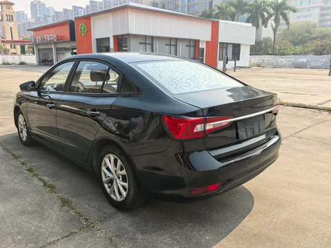 Roewe i5