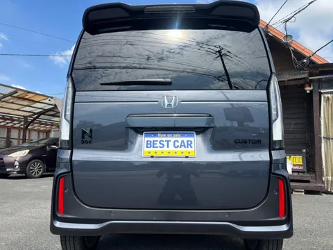 Honda N-BOX Custom