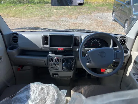 Nissan Clipper Van
