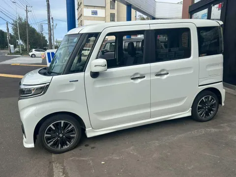 Suzuki Spacia Custom