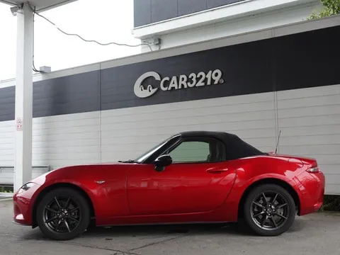 Mazda MX-5 (Roadster)