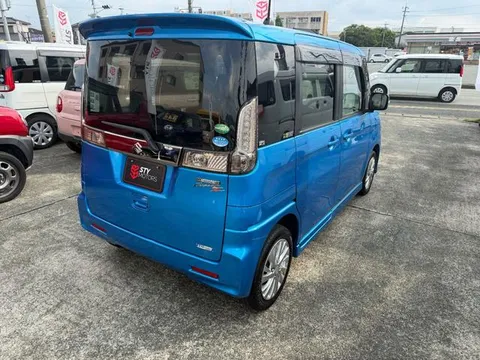 Suzuki Spacia Custom Z