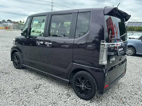 Honda N-BOX Custom