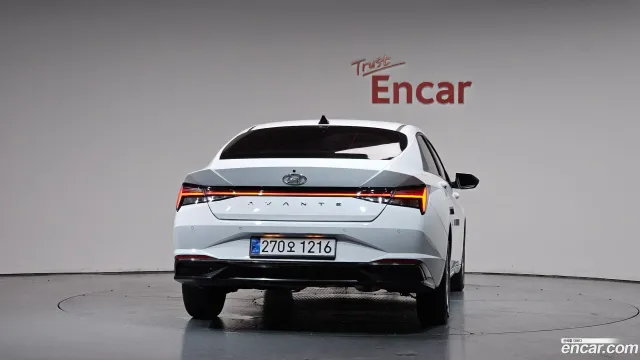 Hyundai Elantra (Avante)