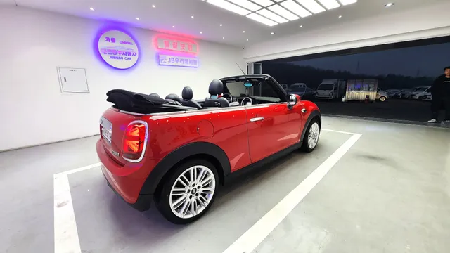 MINI Cooper Convertible