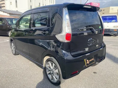 Mitsubishi eK Custom