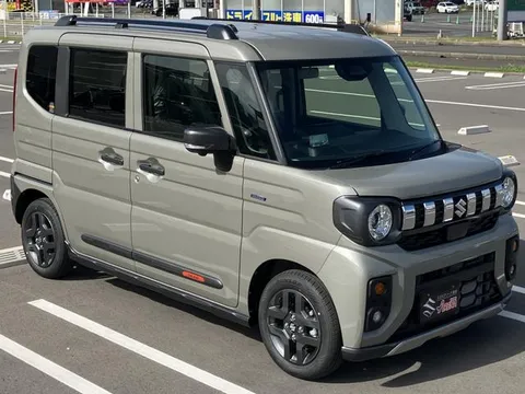 Suzuki Spacia Gear