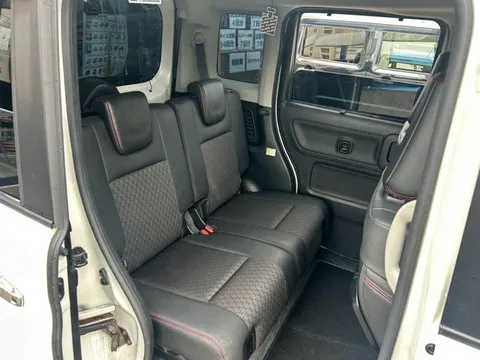 Suzuki Spacia Custom