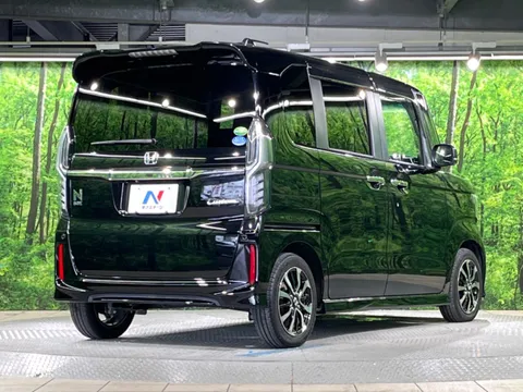 Honda N-BOX Custom