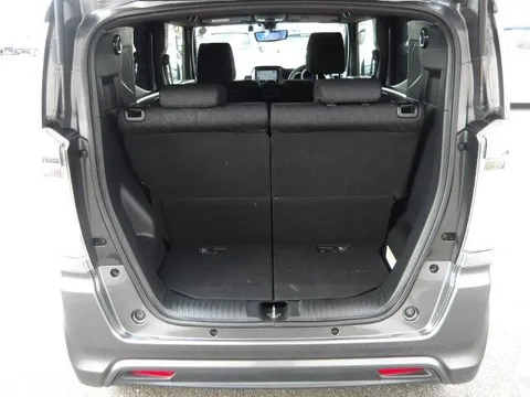 Honda N-BOX Slash