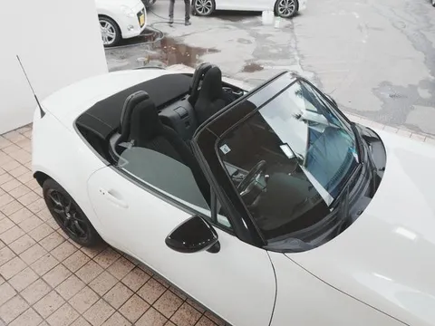 Mazda MX-5 (Roadster)