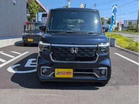 Honda N-BOX Custom