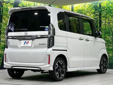 Honda N-BOX Custom