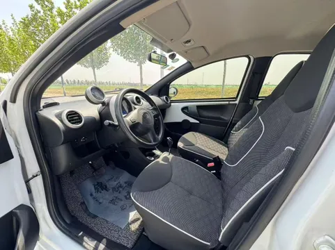 BYD F0