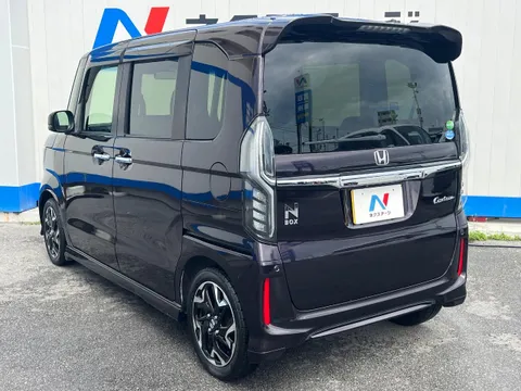 Honda N-BOX Custom