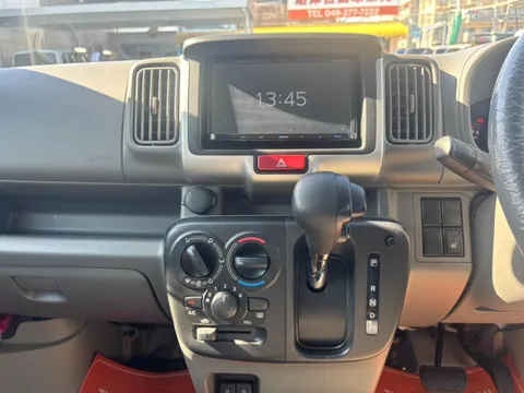Nissan Clipper Van