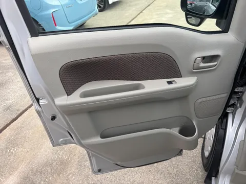 Mitsubishi Minicab Van