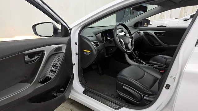 Hyundai Elantra (Avante)