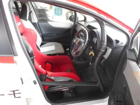 Toyota Yaris (Vitz)