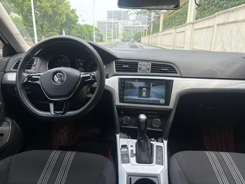 Volkswagen Lamando